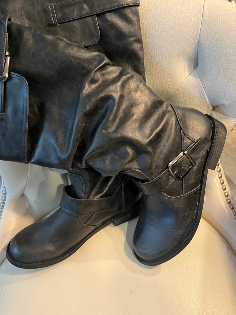 Forever 21 Black Faux-Leather Mid-Calf Buckle Riding Boots